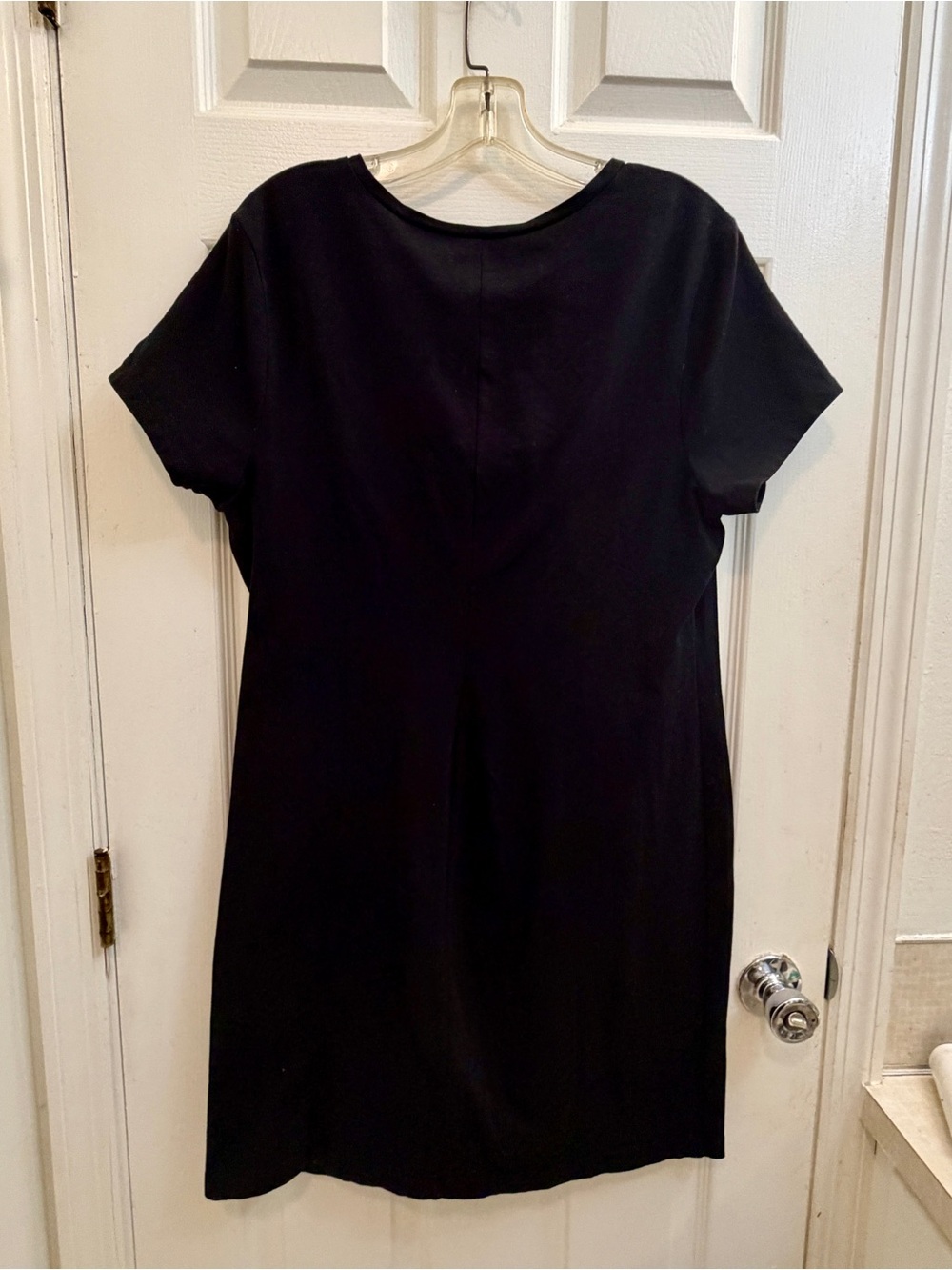 Old Navy Black Short-Sleeve Shift Dress